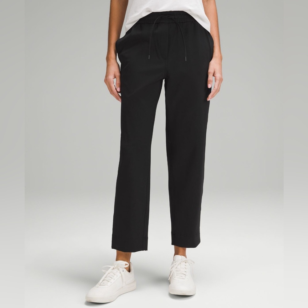 Lululemon Mid Rise 7/8 Length Luxtreme Pant